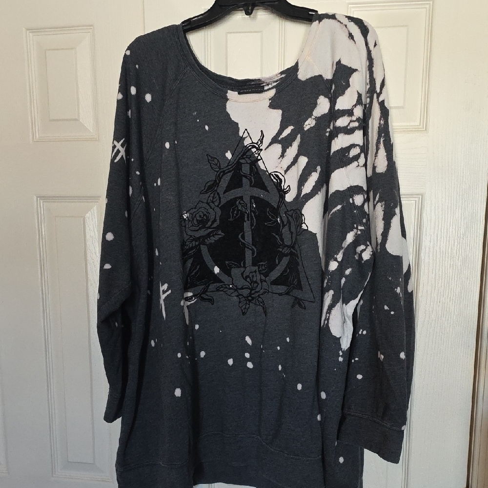 Torrid Black and White Graphic Sweatshirt With Harry Potter